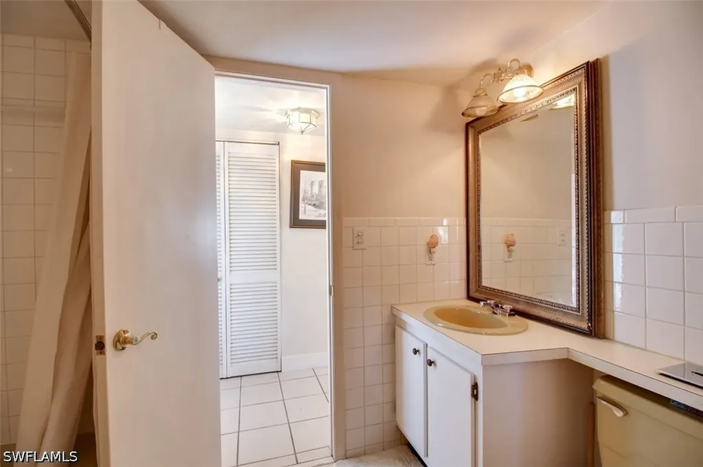 250 7th Avenue S Naples FL 34102