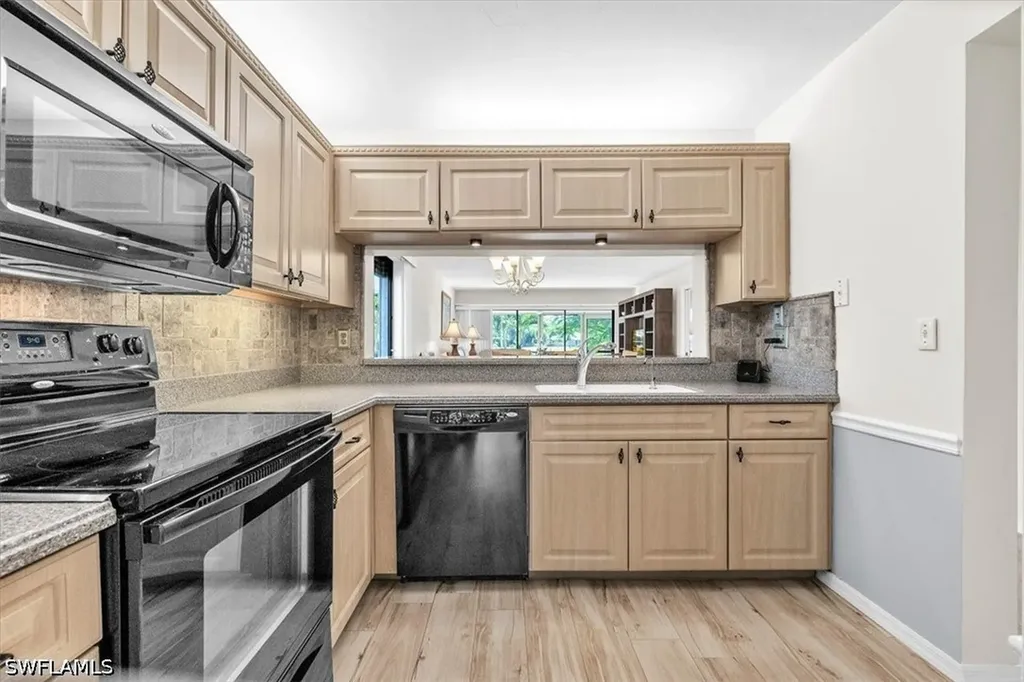 1223 Commonwealth Circle Naples FL 34116