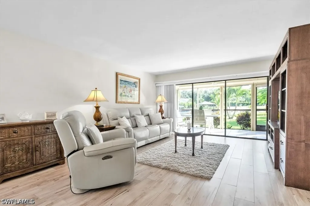 1223 Commonwealth Circle Naples FL 34116