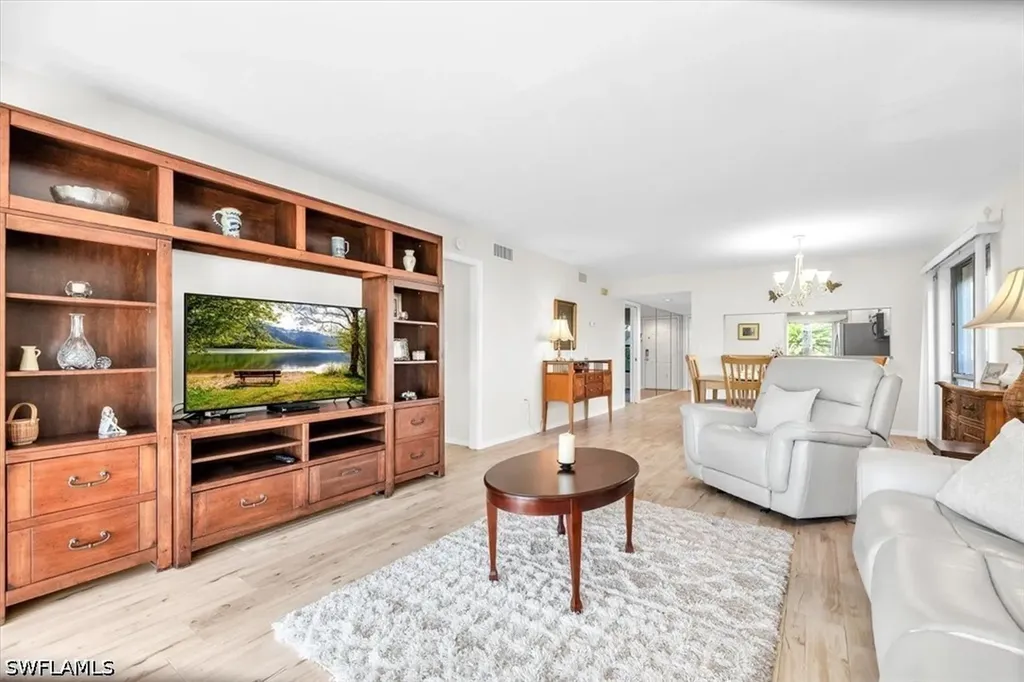 1223 Commonwealth Circle Naples FL 34116