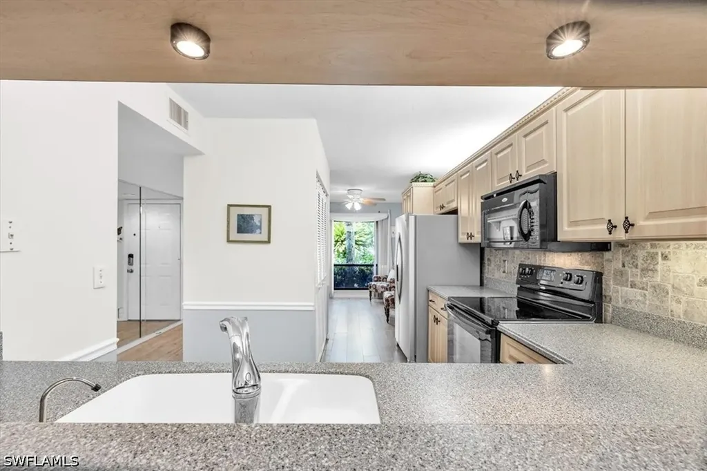 1223 Commonwealth Circle Naples FL 34116
