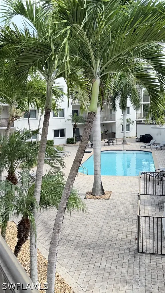 1100 Pine Ridge Road Naples FL 34108