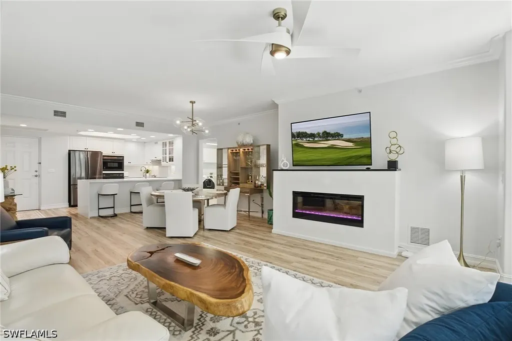 2728 Tiburon Boulevard E Naples FL 34109