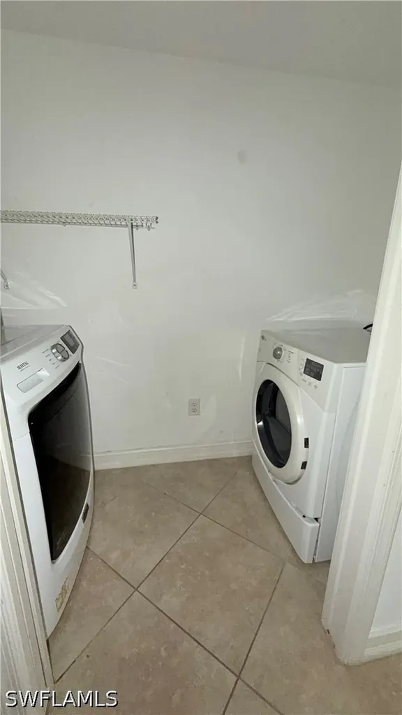 1100 Pine Ridge Road Naples FL 34108