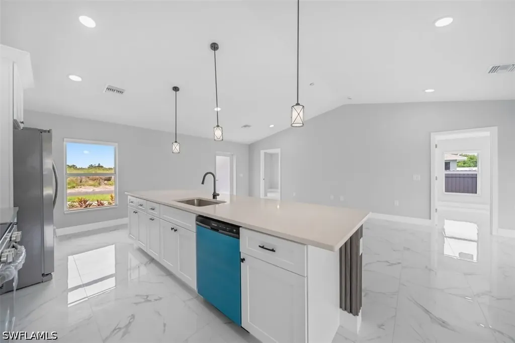 1013 NE 14th Terrace Cape Coral FL 33909