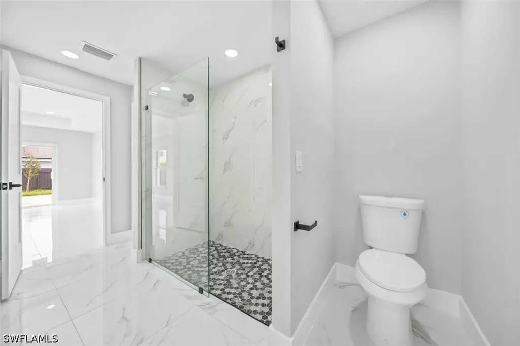 1013 NE 14th Terrace Cape Coral FL 33909