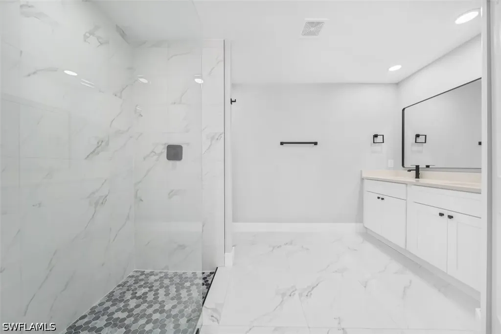 1013 NE 14th Terrace Cape Coral FL 33909