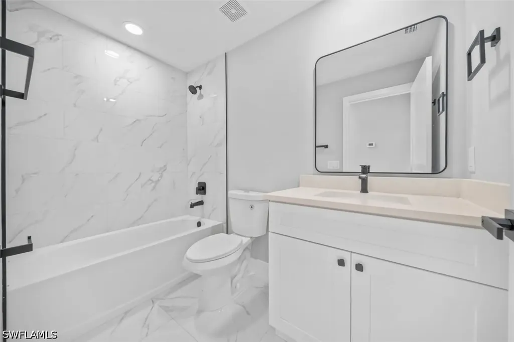 1013 NE 14th Terrace Cape Coral FL 33909