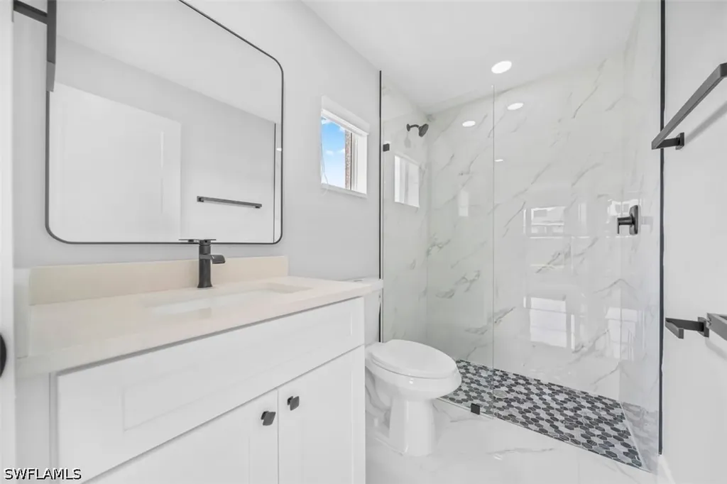 1013 NE 14th Terrace Cape Coral FL 33909
