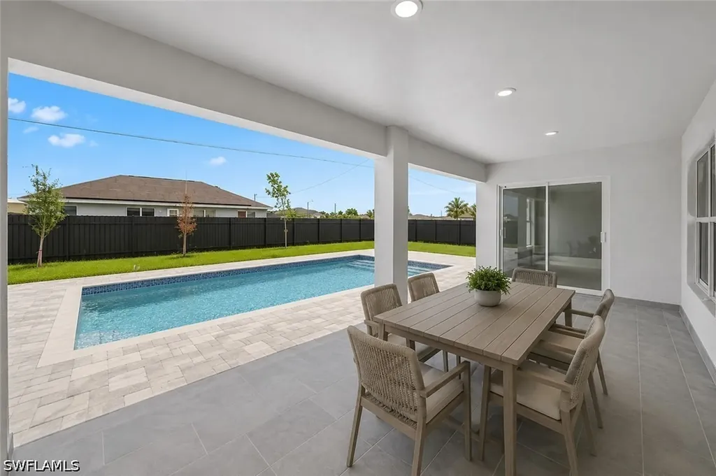 1013 NE 14th Terrace Cape Coral FL 33909