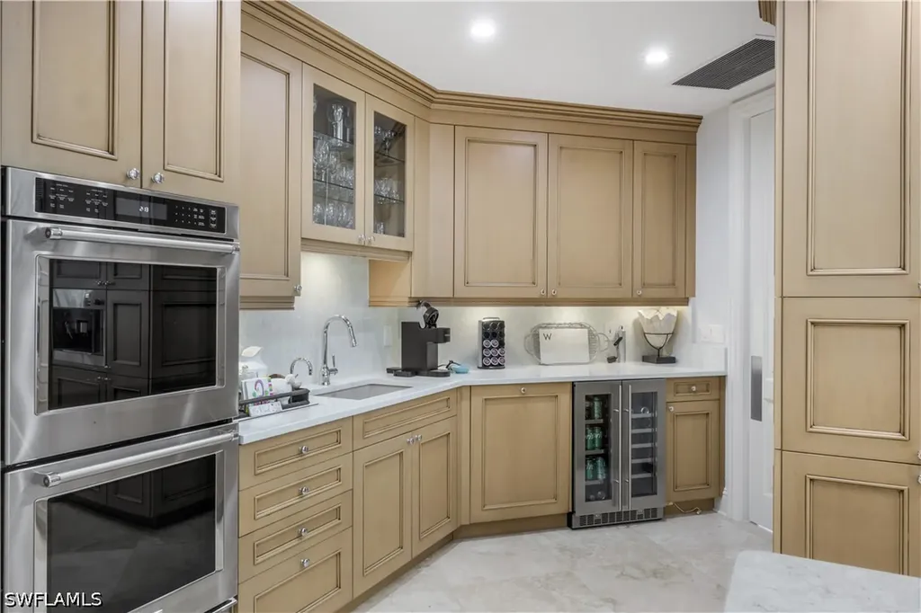 81 Seagate Drive Naples FL 34103