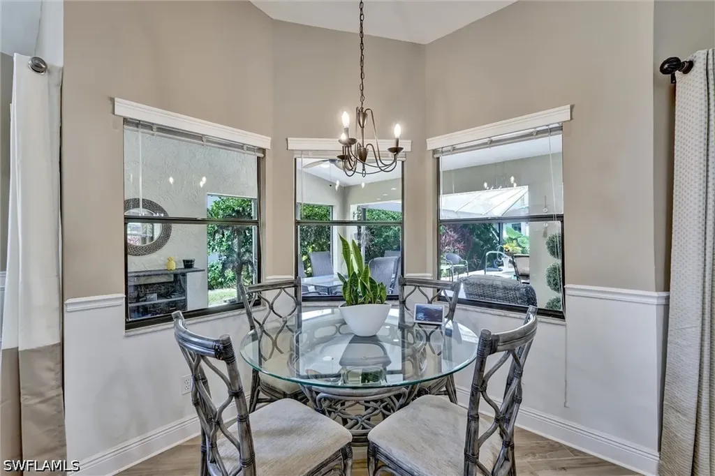 453 Countryside Drive Naples FL 34104