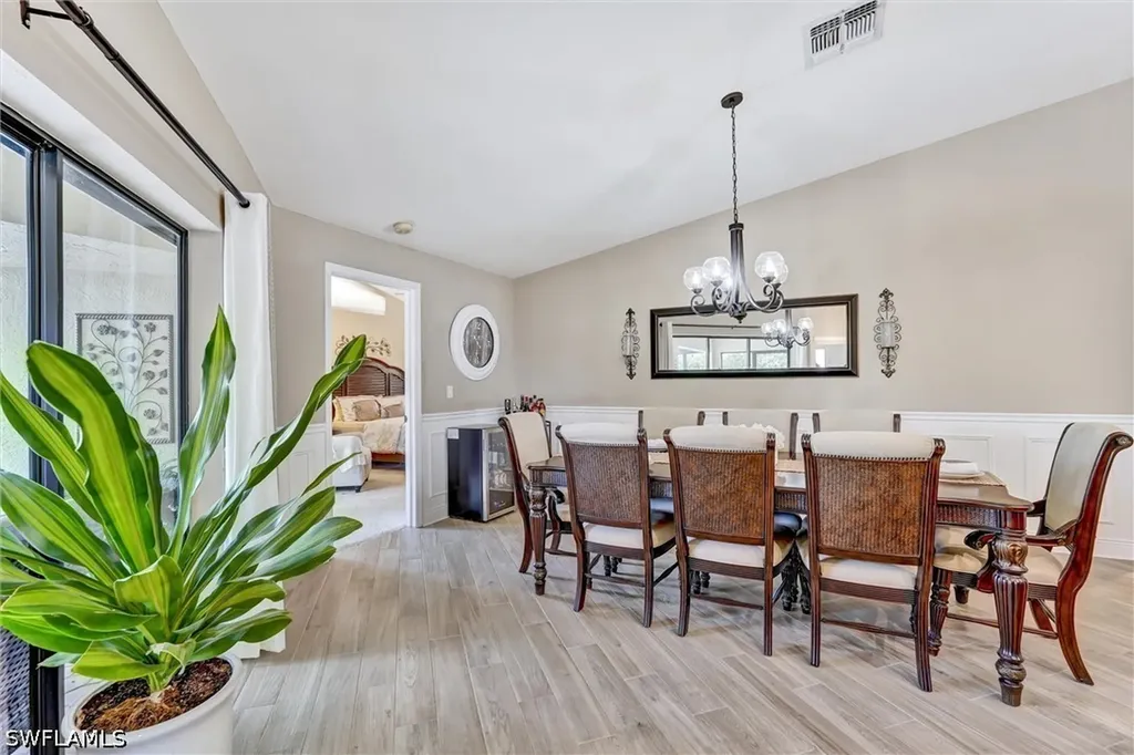 453 Countryside Drive Naples FL 34104