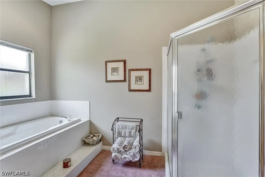 453 Countryside Drive Naples FL 34104