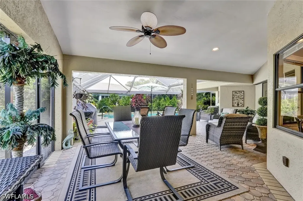 453 Countryside Drive Naples FL 34104