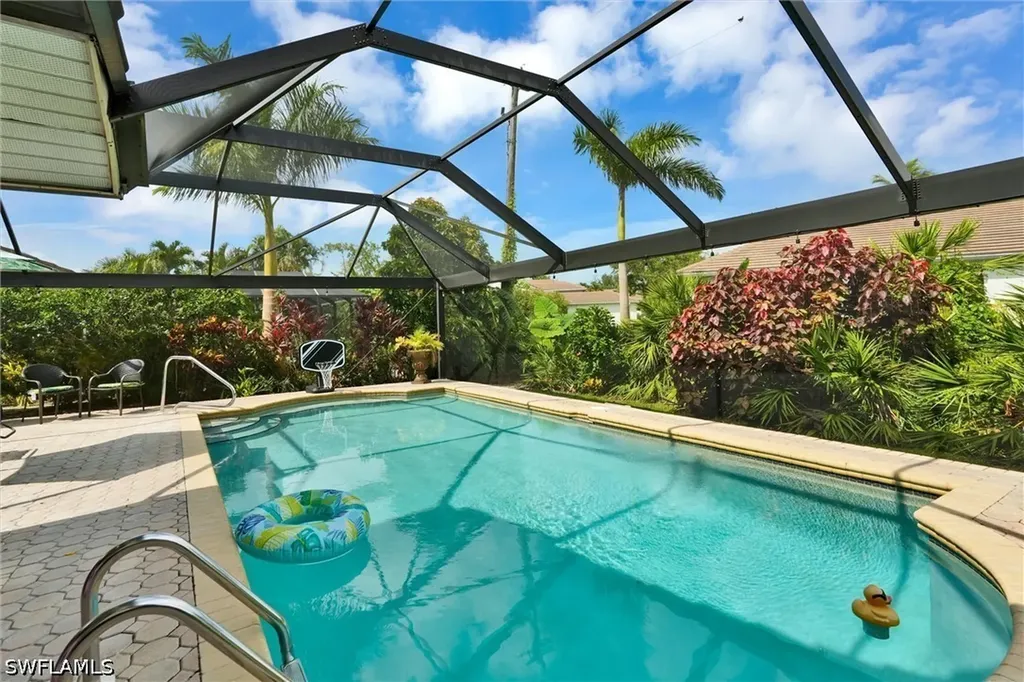 453 Countryside Drive Naples FL 34104