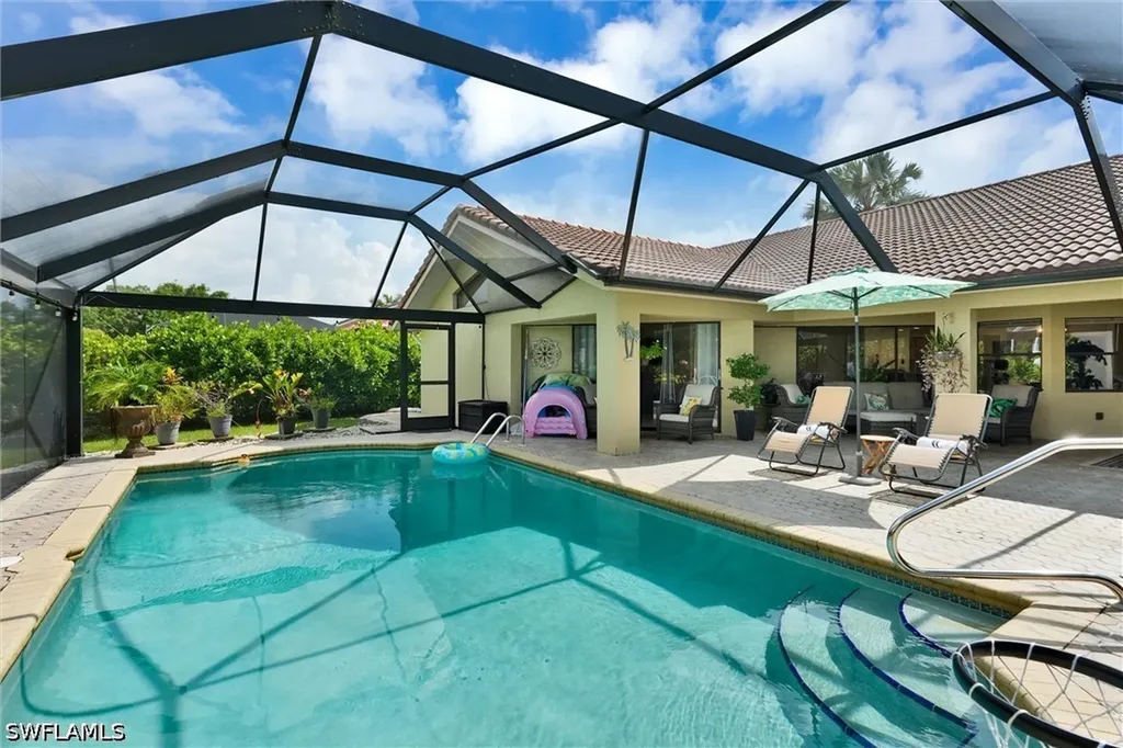453 Countryside Drive Naples FL 34104