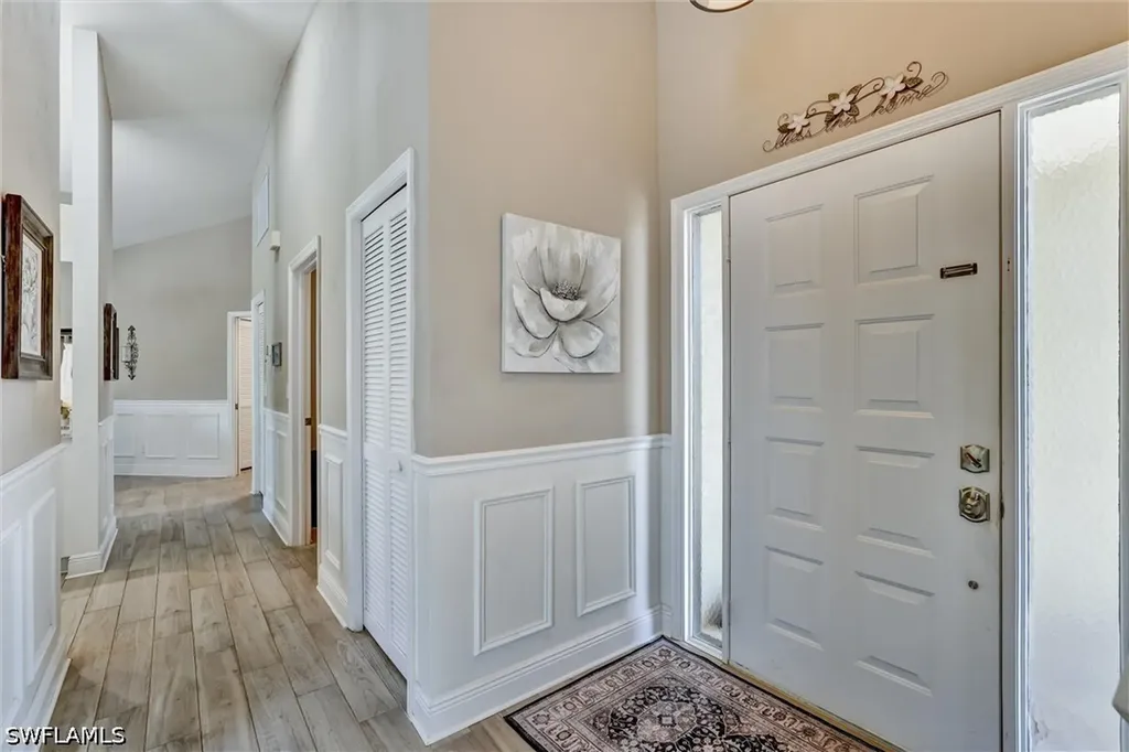 453 Countryside Drive Naples FL 34104