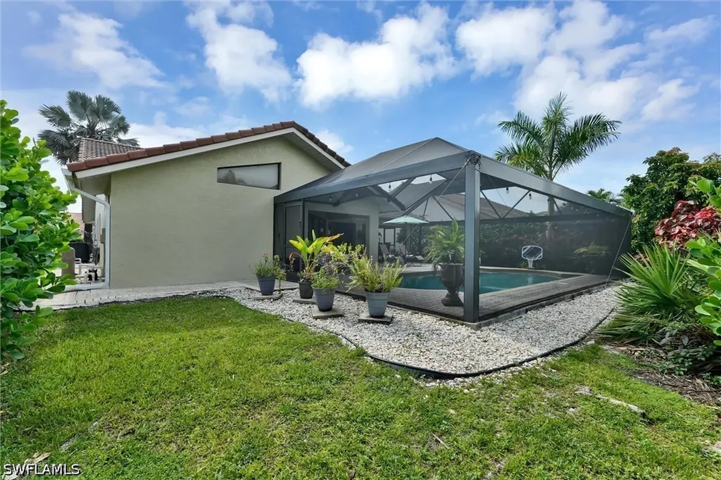 453 Countryside Drive Naples FL 34104