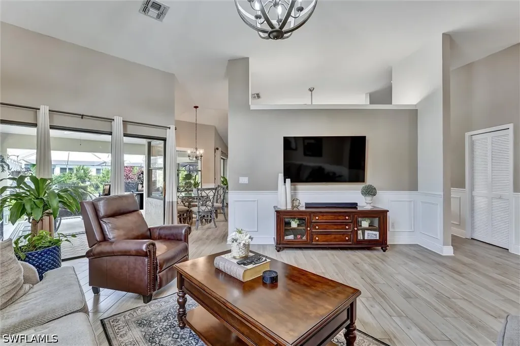 453 Countryside Drive Naples FL 34104