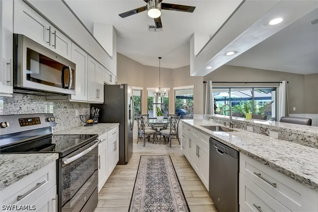 453 Countryside Drive Naples FL 34104
