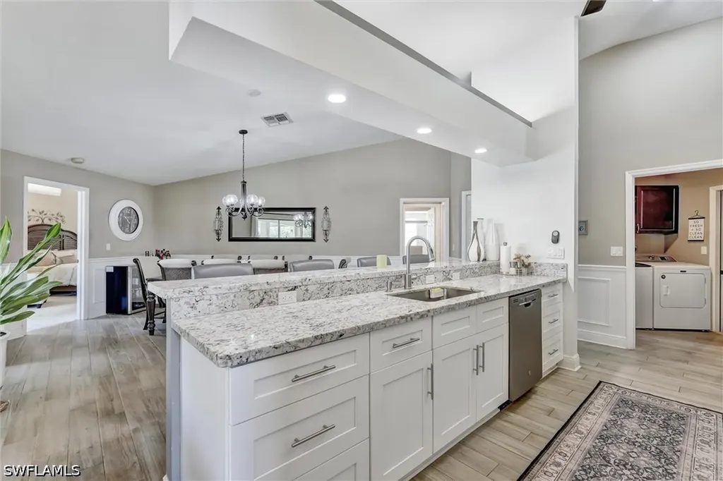 453 Countryside Drive Naples FL 34104