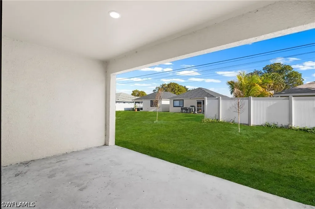 1045/1047 SE 11th Terrace Cape Coral FL 33990