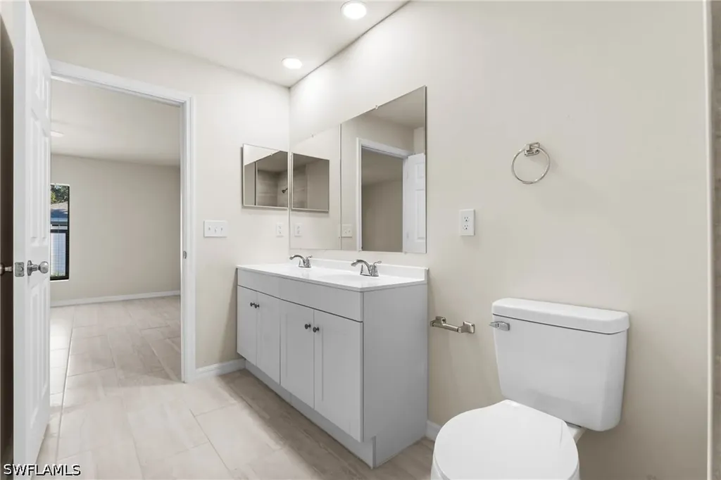 1045/1047 SE 11th Terrace Cape Coral FL 33990