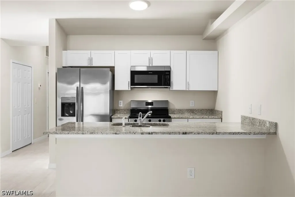 1045/1047 SE 11th Terrace Cape Coral FL 33990