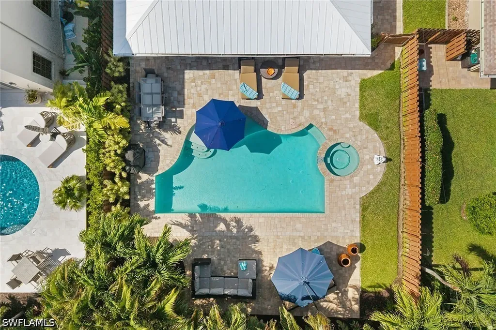 580 97th Avenue N Naples FL 34108