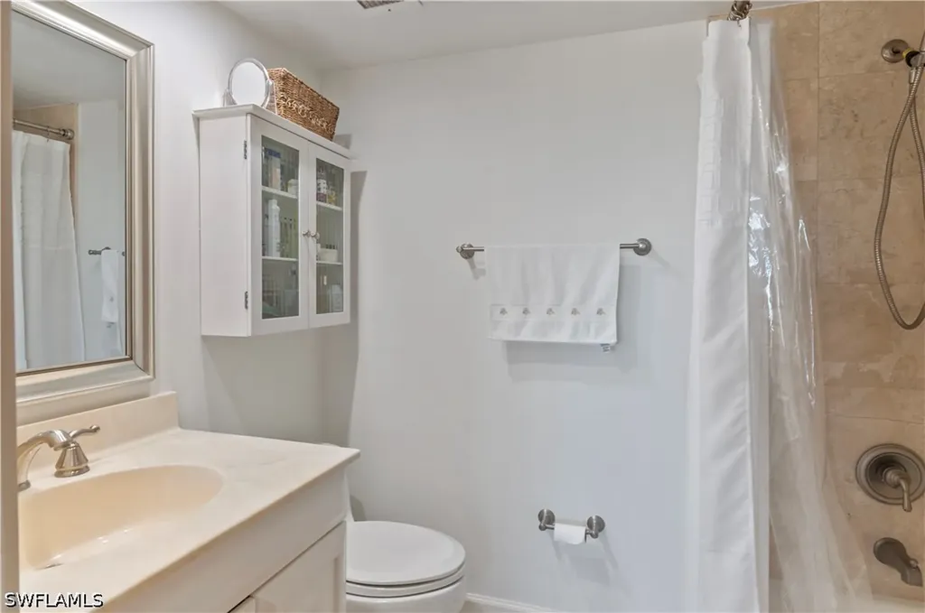 29 High Point Circle E Naples FL 34103