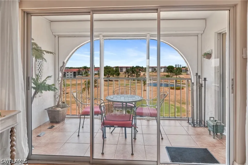 29 High Point Circle E Naples FL 34103