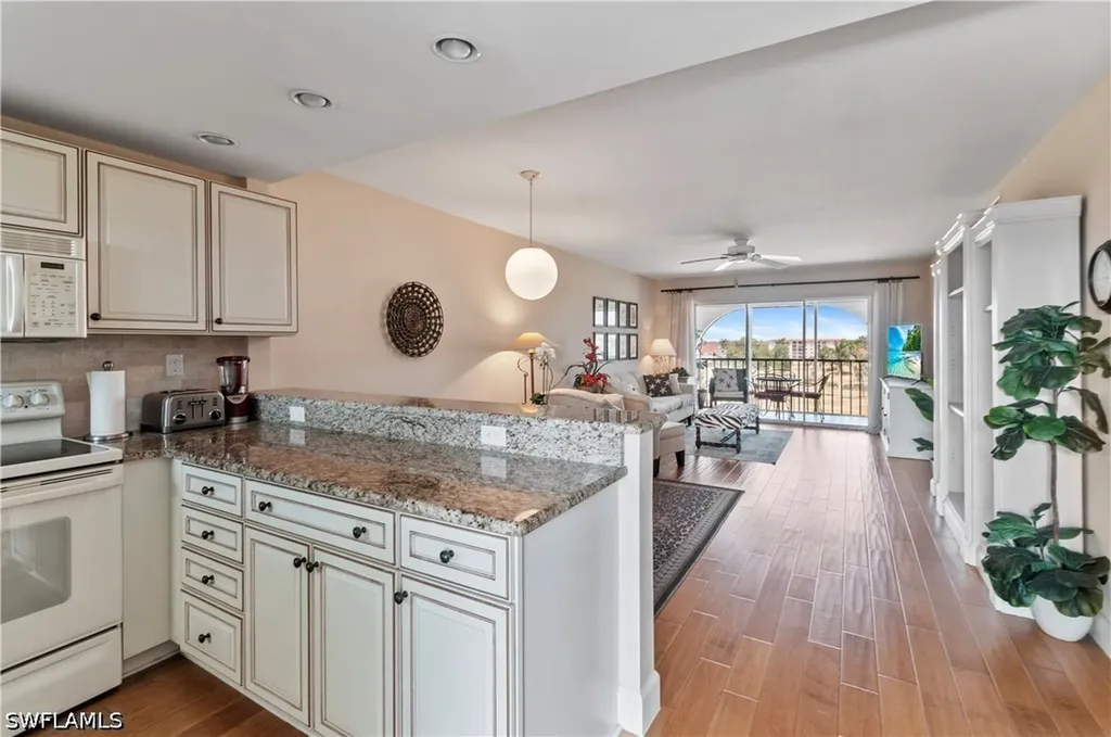 29 High Point Circle E Naples FL 34103