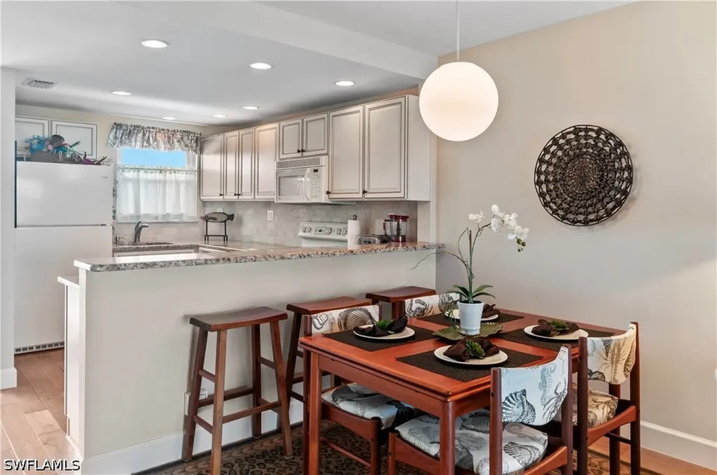29 High Point Circle E Naples FL 34103