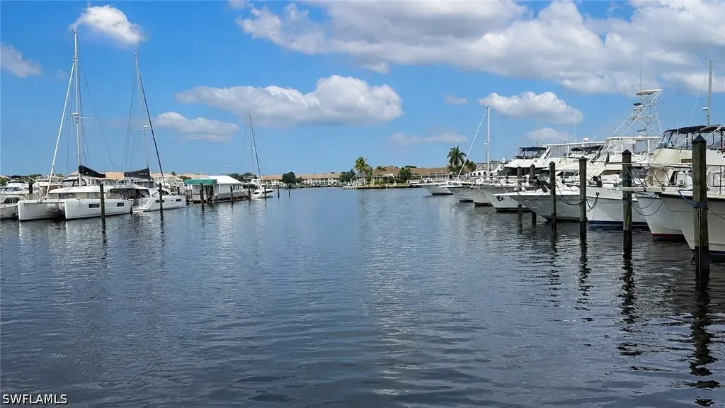 525 Newport Drive Naples FL 34114