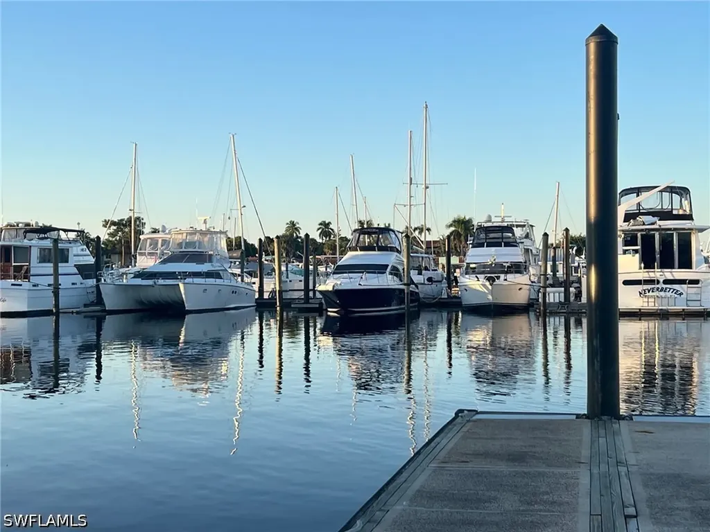 525 Newport Drive Naples FL 34114