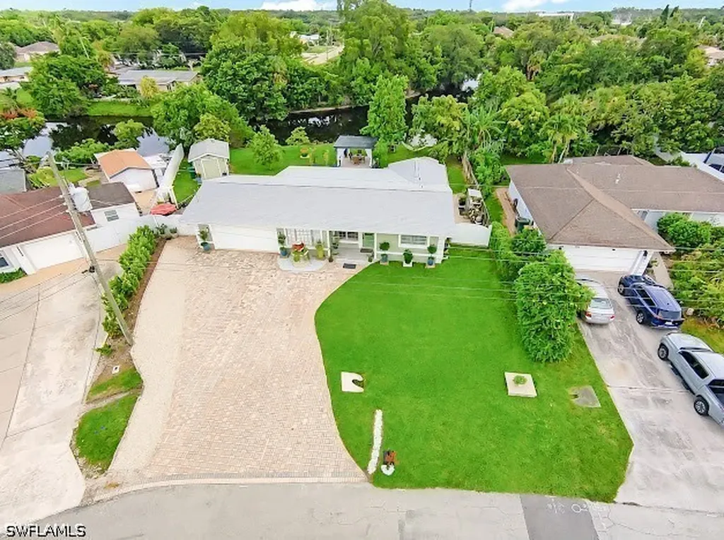 4151 19th Court SW Naples FL 34116
