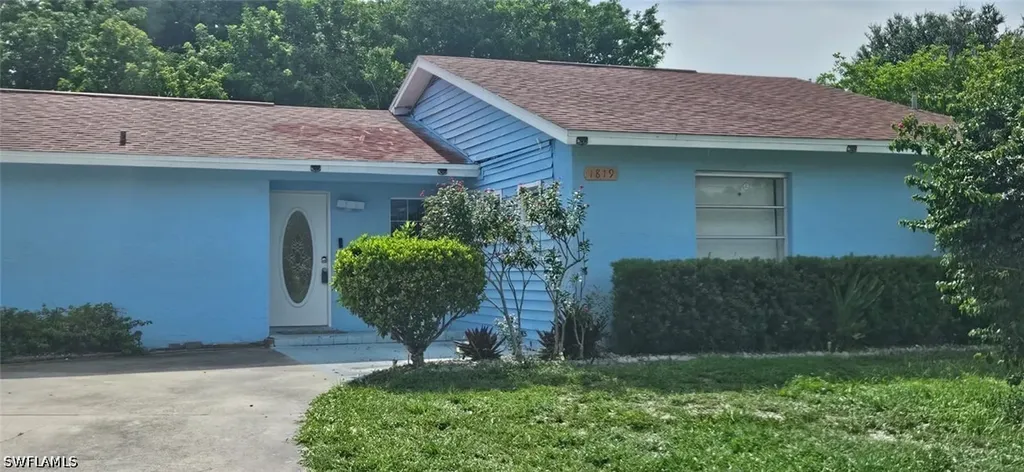 1819 41st Terrace SW Naples FL 34116
