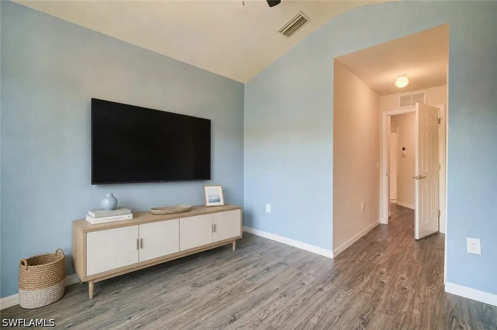 904 Hampton Circle Naples FL 34105