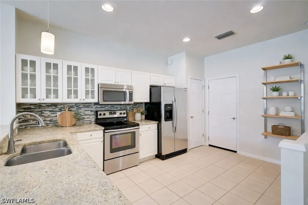 904 Hampton Circle Naples FL 34105