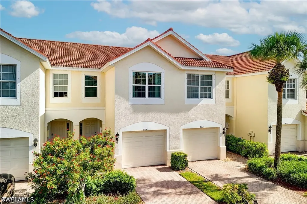 904 Hampton Circle Naples FL 34105