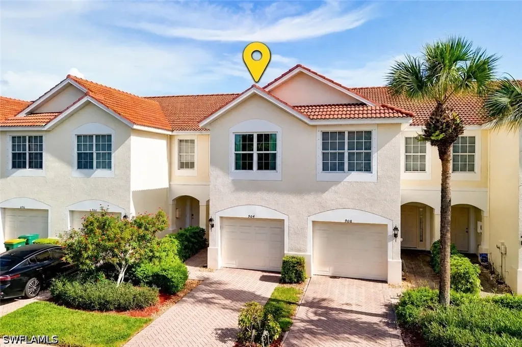 904 Hampton Circle Naples FL 34105
