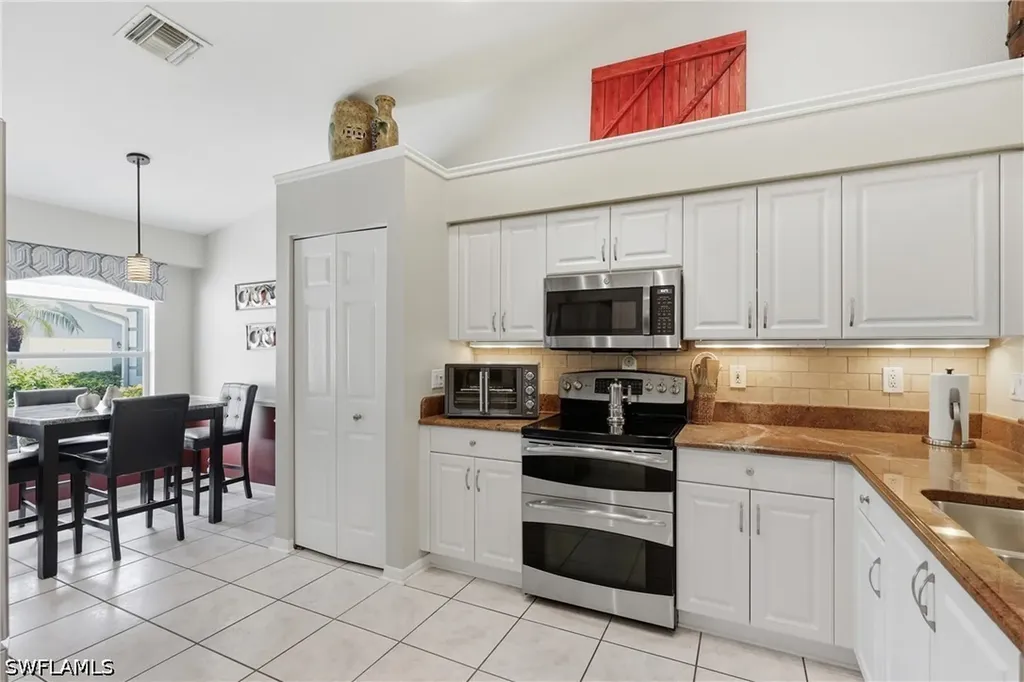 1768 Royal Circle Naples FL 34112