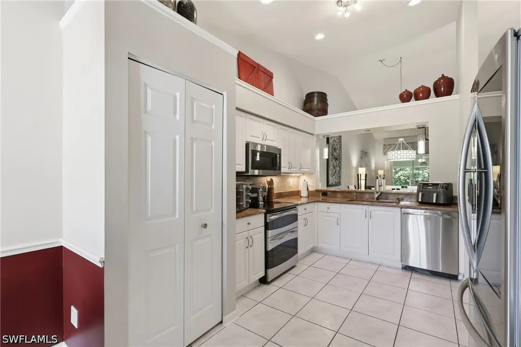 1768 Royal Circle Naples FL 34112