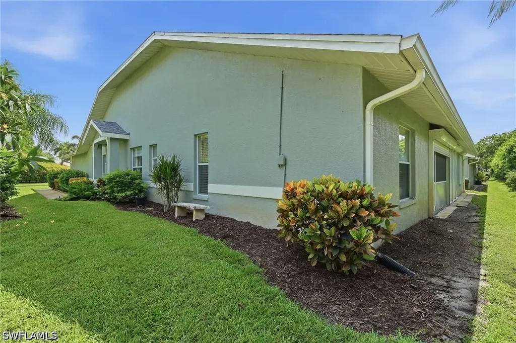 1768 Royal Circle Naples FL 34112