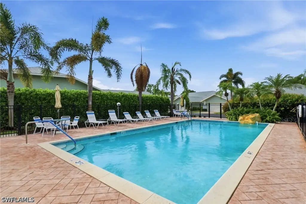 1768 Royal Circle Naples FL 34112