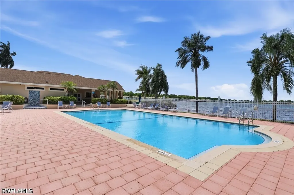 1768 Royal Circle Naples FL 34112