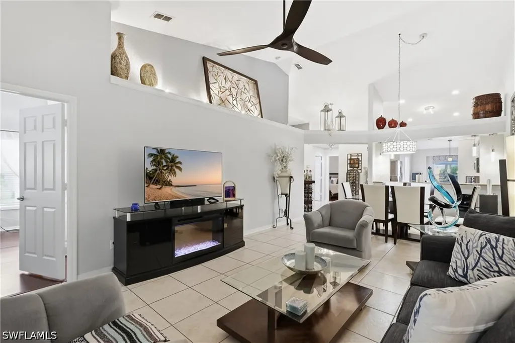 1768 Royal Circle Naples FL 34112
