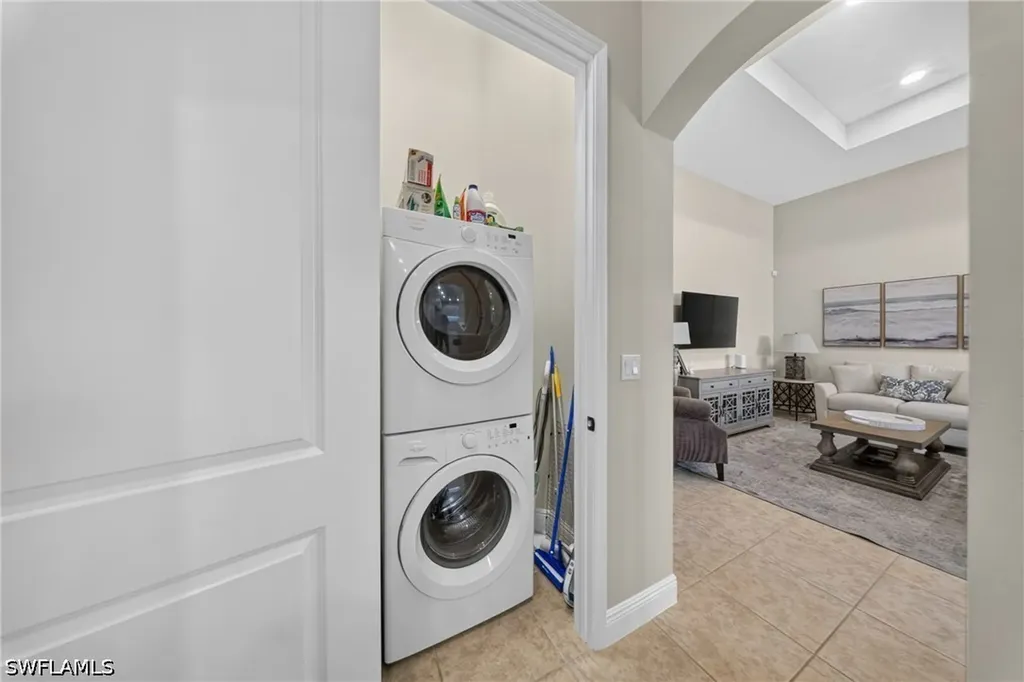 7890 Allende Lane Naples FL 34113
