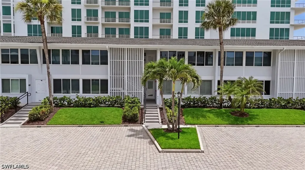 1065 Gulf Shore Boulevard N Naples FL 34102